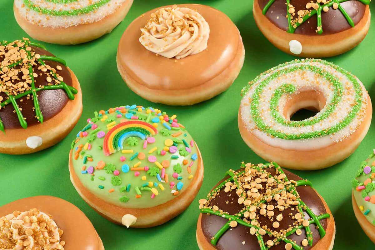 Krispy Kreme's St. Patrick's Day Donutsはここにあります。無料で入手できます！