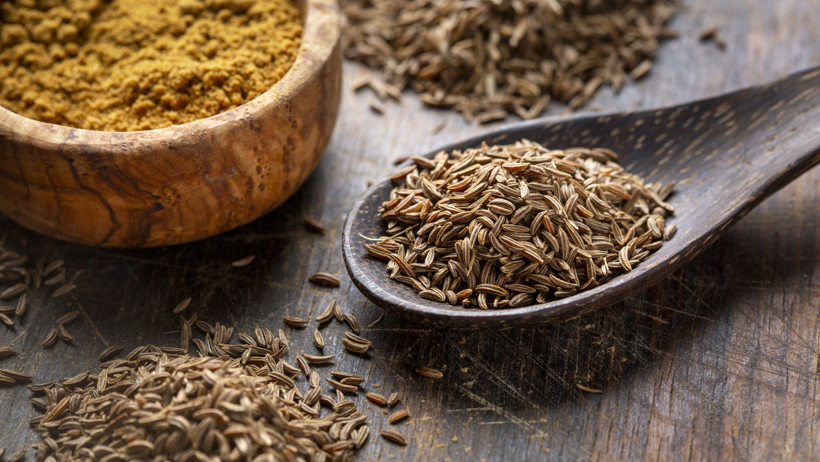 Cumin vs Caraway：違いは何ですか？