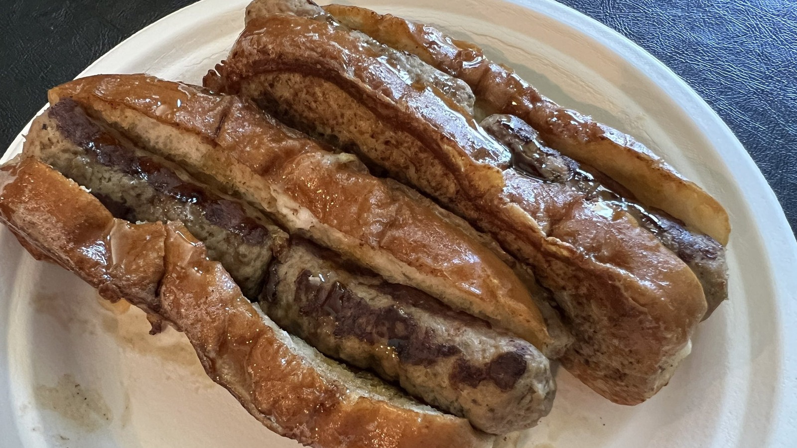 フレンチトーストとホットドッグは、あなたが決して忘れない朝食を作っています